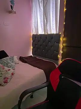 Snapshot of emmariders2 chatting on January 2026 05:06:02 PM emmariders2 online show from January 2026 05:06:02 PM