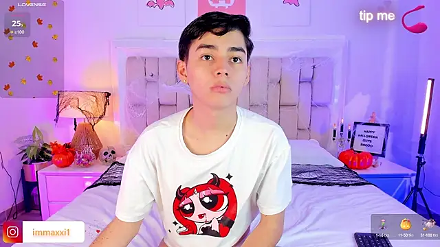 Maxi little online show from October 2025 09:14:02 PM