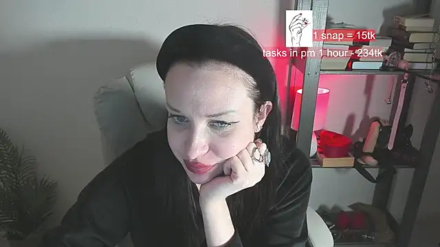 Snapshot of worship_vika chatting on February 2025 03:16:01 PM worship vika online show from February 2025 03:16:01 PM