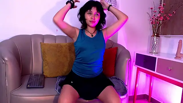 Snapshot of LuciaFerrero chatting on January 2025 06:10:02 PM LuciaFerrero online show from January 2025 06:10:02 PM