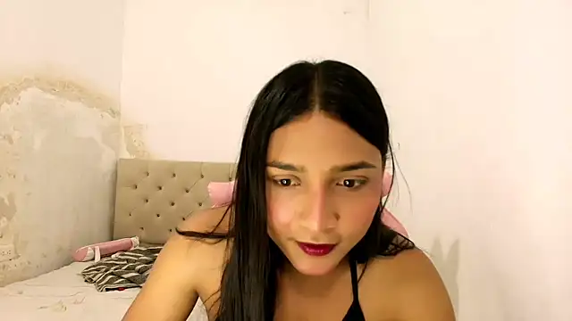 Miss noah18 online show from April 2026 09:56:02 PM