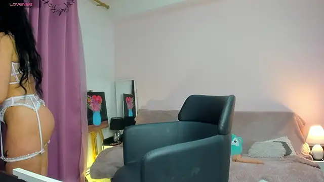 Snapshot of LexyBrianna chatting on January 2025 10:29:02 PM LexyBrianna online show from January 2025 10:29:02 PM