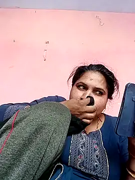 Snapshot of Aadhya_Bahri chatting on February 2025 06:34:02 AM Aadhya Bahri online show from February 2025 06:34:02 AM