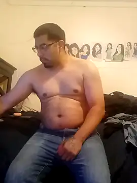 Snapshot of k1oudE chatting on December 2025 11:33:02 PM k1oudE online show from December 2025 11:33:02 PM