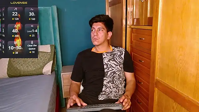 Noah-cock online show from December 2025 04:56:01 PM