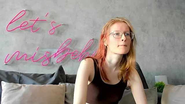 Snapshot of ElizabethHarpper chatting on February 2025 07:59:01 AM ElizabethHarpper online show from February 2025 07:59:01 AM