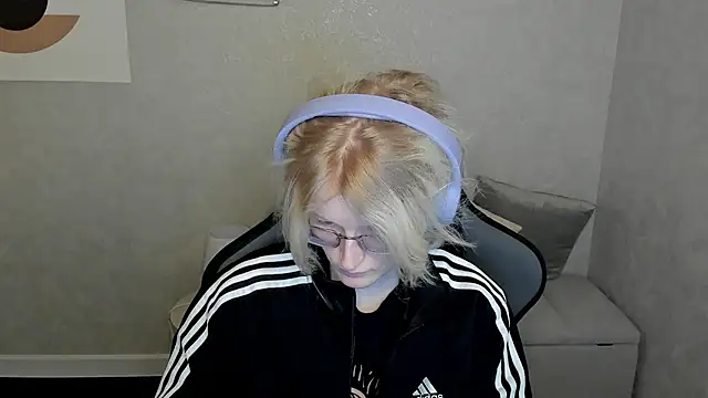 Snapshot of ElizabethHarpper chatting on September 2025 01:05:02 AM ElizabethHarpper online show from September 2025 01:05:02 AM