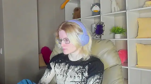 Snapshot of ElizabethHarpper chatting on November 2025 01:19:02 AM ElizabethHarpper online show from November 2025 01:19:02 AM