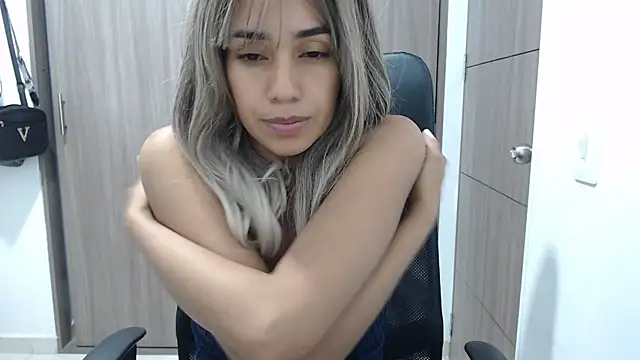 isabela oh online show from February 2025 03:07:01 AM
