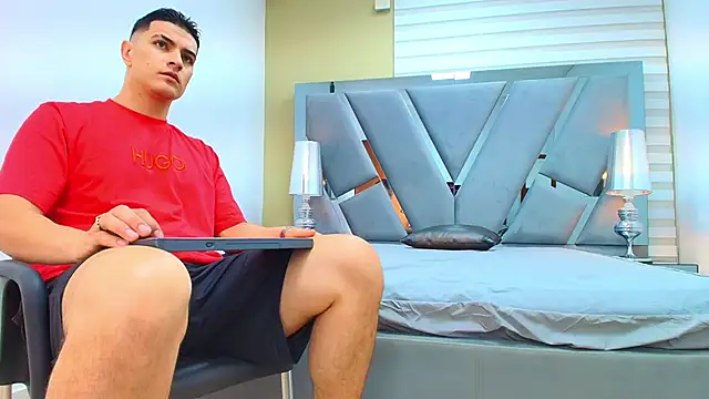 DAVID VICTORIAA online show from March 2026 01:07:02 PM