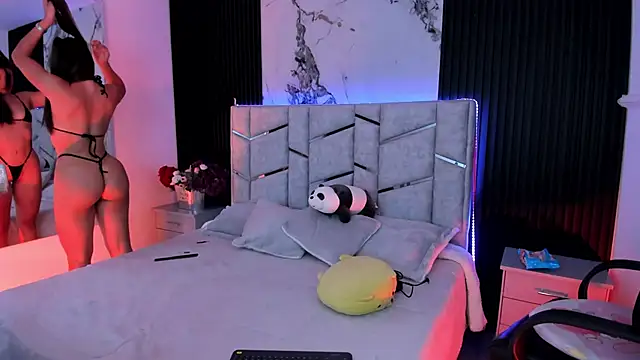 daniiphoeniixx online show from October 2025 07:44:02 PM