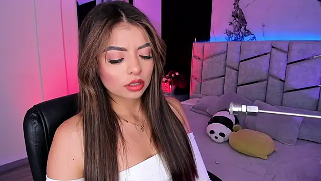 daniiphoeniixx online show from October 2025 07:35:02 PM