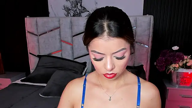 daniiphoeniixx online show from December 2025 08:28:02 PM