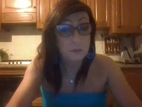 Snapshot of Tiabet chatting on December 2025 10:07:02 PM Tiabet online show from December 2025 10:07:02 PM