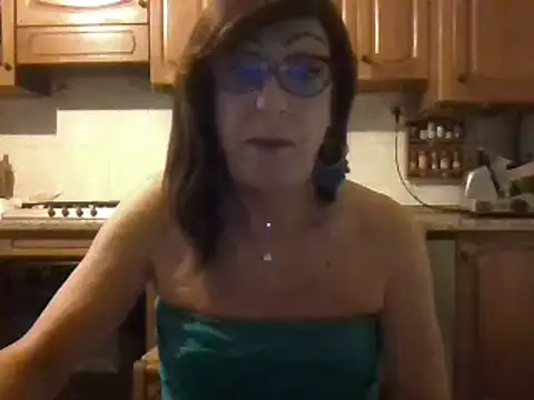 Snapshot of Tiabet chatting on February 2026 01:32:02 PM Tiabet online show from February 2026 01:32:02 PM