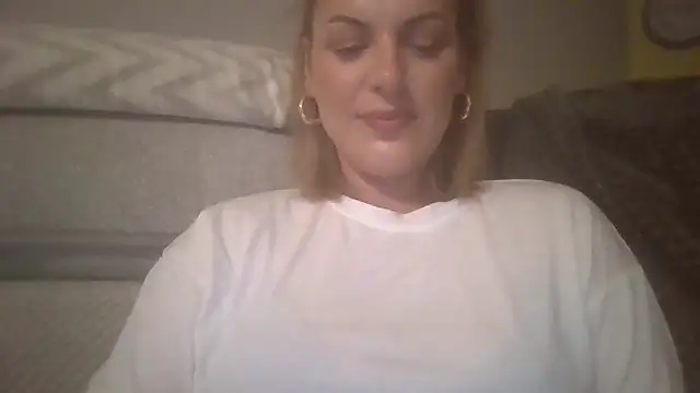 Snapshot of Gigi-Honey chatting on September 2025 08:53:01 PM Gigi-Honey online show from September 2025 08:53:01 PM