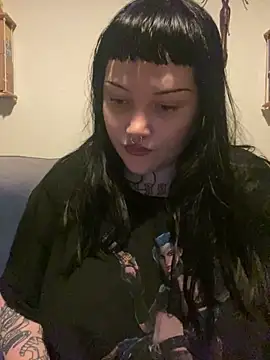 Gothicsiren online show from January 2025 05:19:02 AM