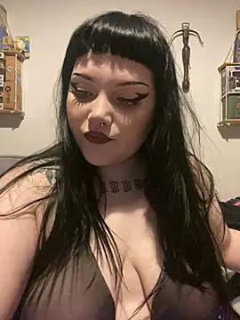 Gothicsiren online show from January 2025 10:49:02 PM