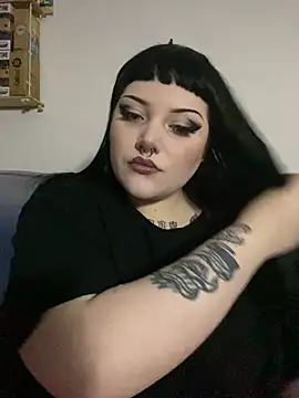 Gothicsiren online show from January 2025 06:21:01 PM