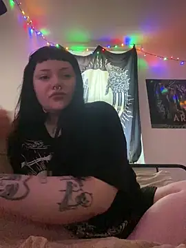 Gothicsiren online show from January 2025 01:47:01 PM