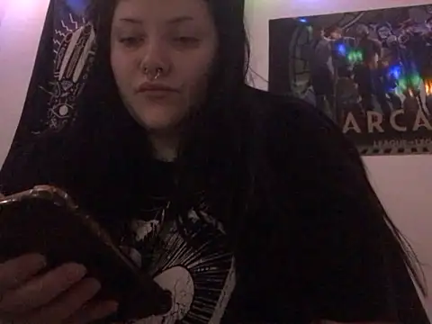 Gothicsiren online show from January 2025 06:04:01 PM