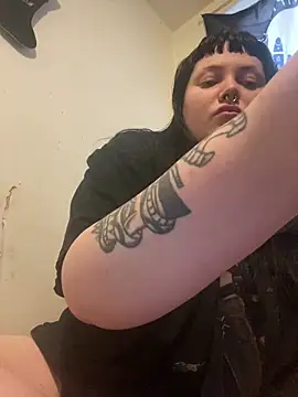 Gothicsiren online show from February 2025 02:48:01 PM