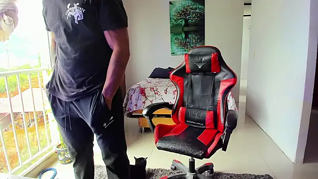 Snapshot of Adam_Valenciia chatting on October 2025 05:01:01 PM Adam Valenciia online show from October 2025 05:01:01 PM