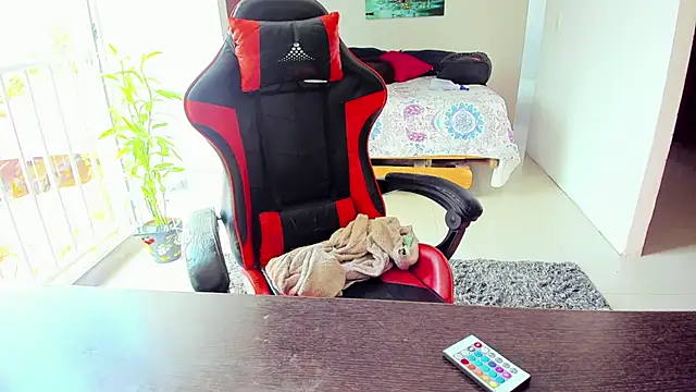 Snapshot of Adam_Valenciia chatting on October 2025 05:13:02 PM Adam Valenciia online show from October 2025 05:13:02 PM