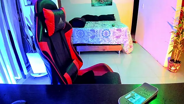 Adam Valenciia online show from November 2025 04:00:01 AM