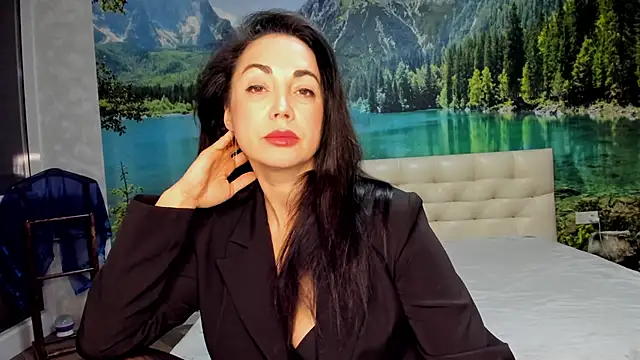 Snapshot of Monica_Weiss chatting on February 2025 10:13:01 PM Monica Weiss online show from February 2025 10:13:01 PM