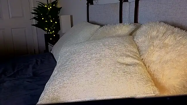 ivynyxx online show from June 2026 08:46:02 PM