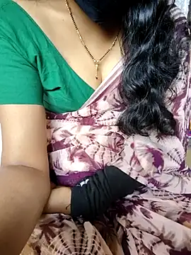 Snapshot of lovelygirl4567 chatting on February 2025 09:42:01 AM lovelygirl4567 online show from February 2025 09:42:01 AM