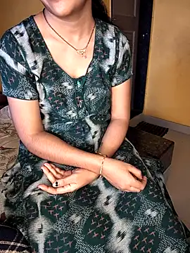 Snapshot of lovelygirl4567 chatting on October 2025 05:49:02 AM lovelygirl4567 online show from October 2025 05:49:02 AM