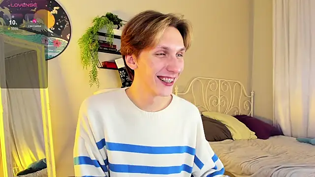 Snapshot of Adrian_Di chatting on January 2025 01:26:01 PM Adrian Di online show from January 2025 01:26:01 PM