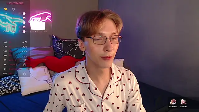 Snapshot of Adrian_Di chatting on January 2025 07:10:02 PM Adrian Di online show from January 2025 07:10:02 PM