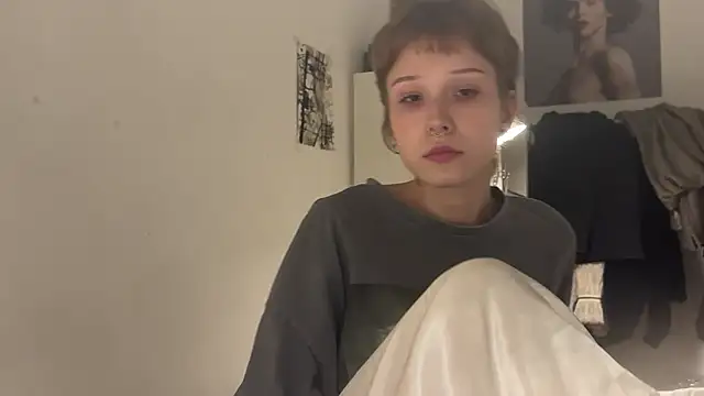 Snapshot of Iris_Pastels chatting on November 2025 10:29:02 PM Iris Pastels online show from November 2025 10:29:02 PM