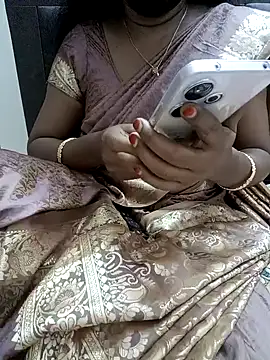 Snapshot of Tamil_Vishalini chatting on January 2025 04:56:01 AM Tamil Vishalini online show from January 2025 04:56:01 AM