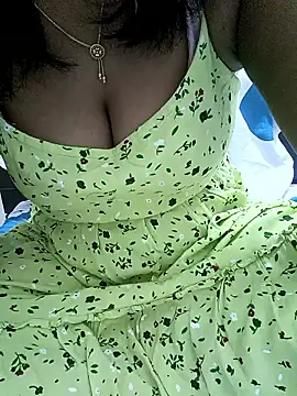 Snapshot of Tamil_Vishalini chatting on January 2026 04:26:01 AM Tamil Vishalini online show from January 2026 04:26:01 AM