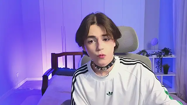 Snapshot of b0y_fantasy chatting on January 2025 06:24:02 PM b0y fantasy online show from January 2025 06:24:02 PM