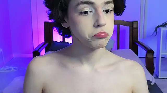 Snapshot of b0y_fantasy chatting on January 2025 06:40:02 PM b0y fantasy online show from January 2025 06:40:02 PM