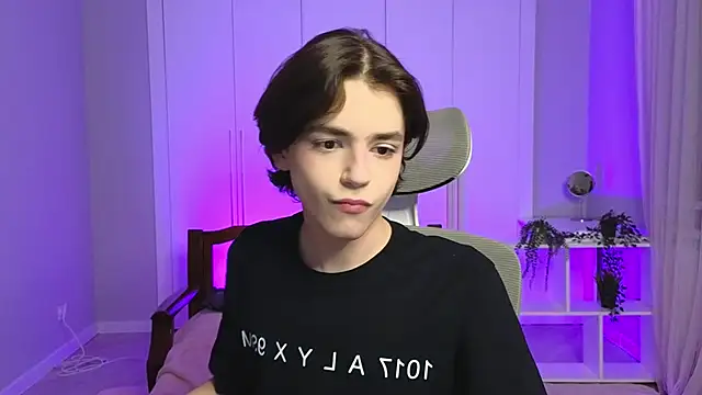 Snapshot of b0y_fantasy chatting on January 2025 07:07:01 PM b0y fantasy online show from January 2025 07:07:01 PM