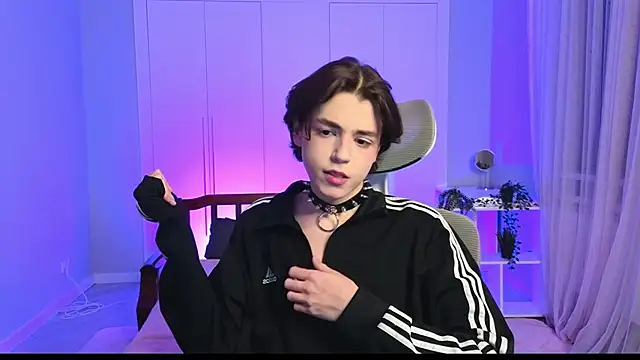 Snapshot of b0y_fantasy chatting on January 2025 06:52:01 PM b0y fantasy online show from January 2025 06:52:01 PM