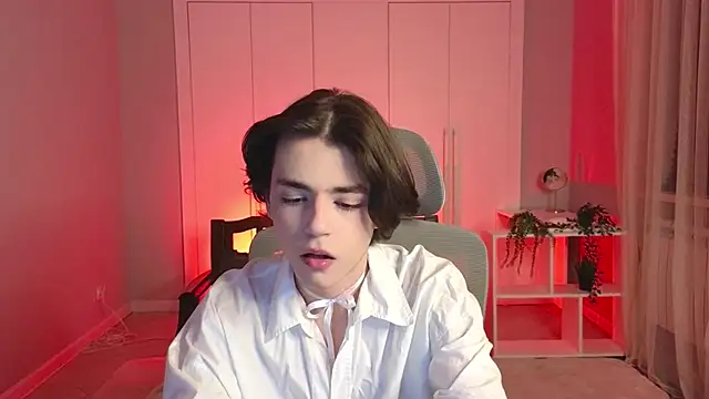 Snapshot of b0y_fantasy chatting on January 2025 07:10:02 PM b0y fantasy online show from January 2025 07:10:02 PM