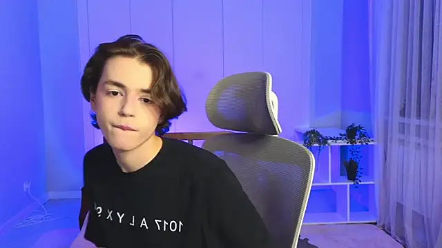 Snapshot of b0y_fantasy chatting on January 2025 07:42:01 PM b0y fantasy online show from January 2025 07:42:01 PM