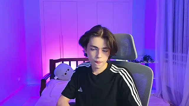 Snapshot of b0y_fantasy chatting on January 2025 05:15:02 PM b0y fantasy online show from January 2025 05:15:02 PM