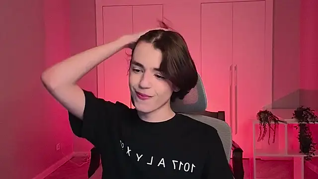 Snapshot of b0y_fantasy chatting on January 2025 07:45:01 PM b0y fantasy online show from January 2025 07:45:01 PM