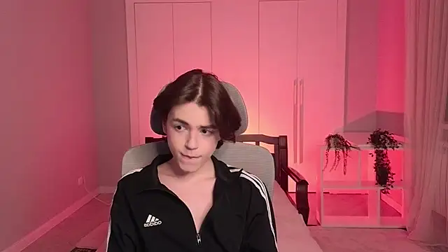 Snapshot of b0y_fantasy chatting on January 2025 06:03:01 PM b0y fantasy online show from January 2025 06:03:01 PM