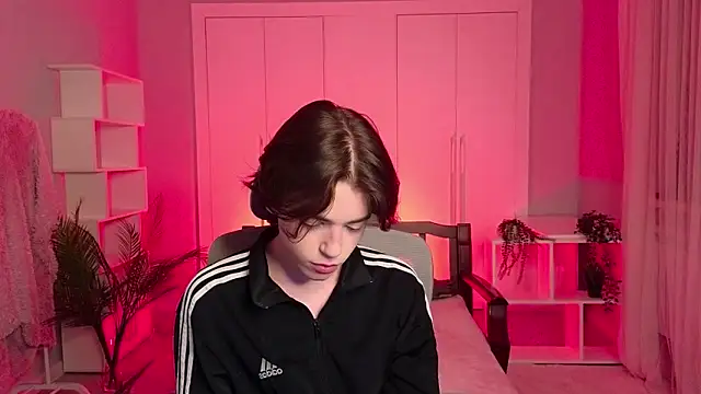 Snapshot of b0y_fantasy chatting on February 2025 05:24:02 PM b0y fantasy online show from February 2025 05:24:02 PM