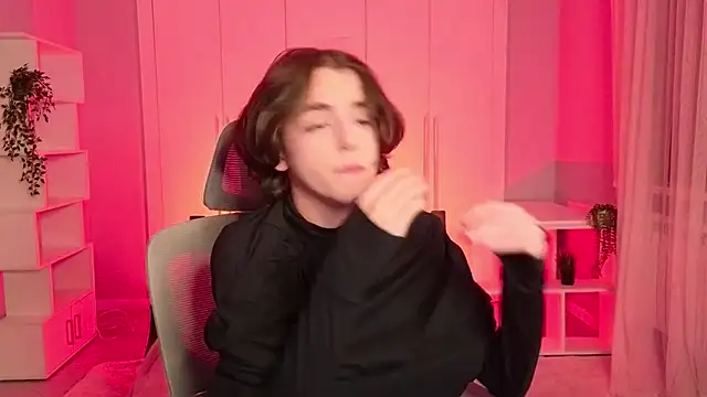 Snapshot of b0y_fantasy chatting on February 2025 05:53:02 PM b0y fantasy online show from February 2025 05:53:02 PM