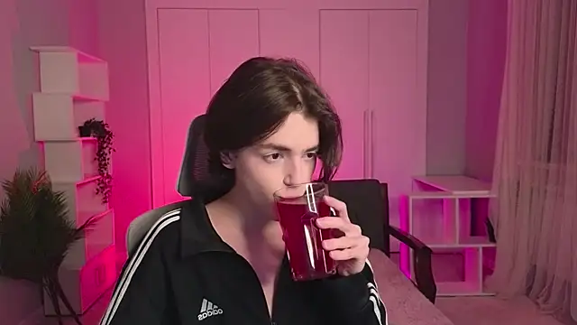 Snapshot of b0y_fantasy chatting on February 2025 06:12:01 PM b0y fantasy online show from February 2025 06:12:01 PM